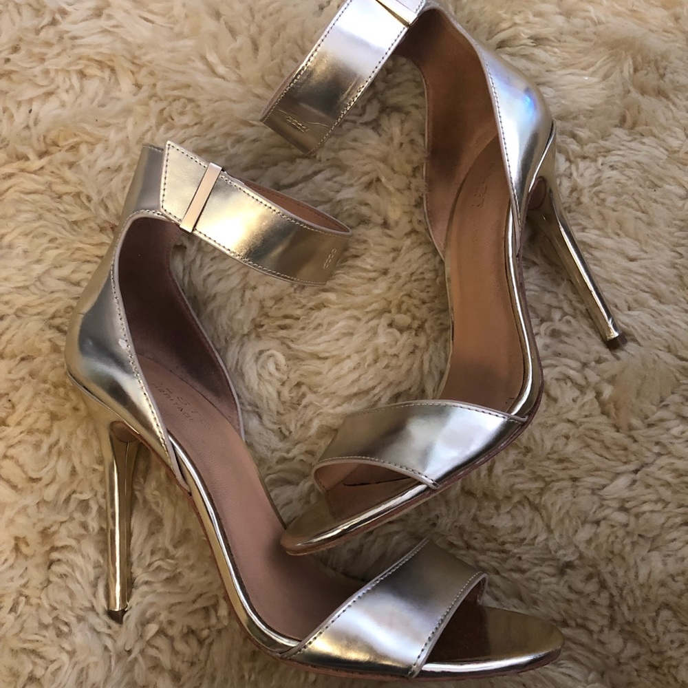 HALSTON HERITAGE gold heels size 7